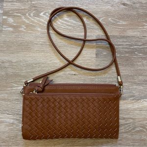 Cognac woven purse